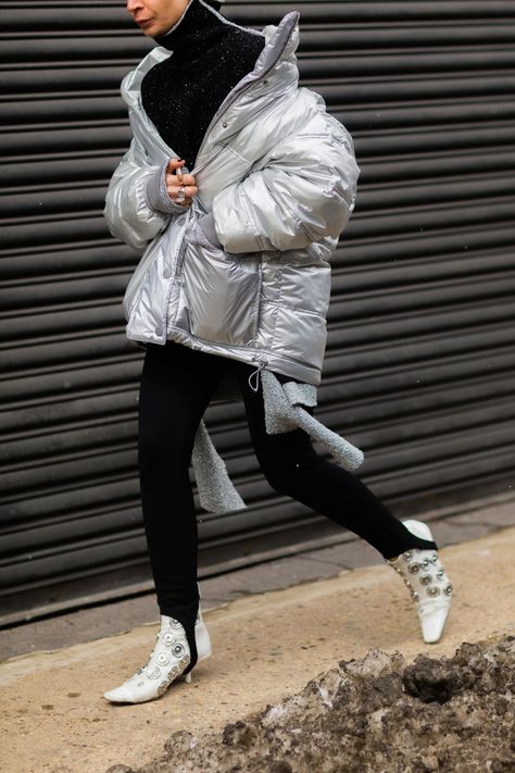 Irina Lakicevic - The Cut Silver Coat Outfit, Silver Puffer Jacket Outfit, Silver Jacket Outfit, Irina Lakicevic, Denim Jacket Diy Paint, Silver Puffer Jacket, Puffer Outfit, Puffer Jacket Outfit, Diy Denim Jacket