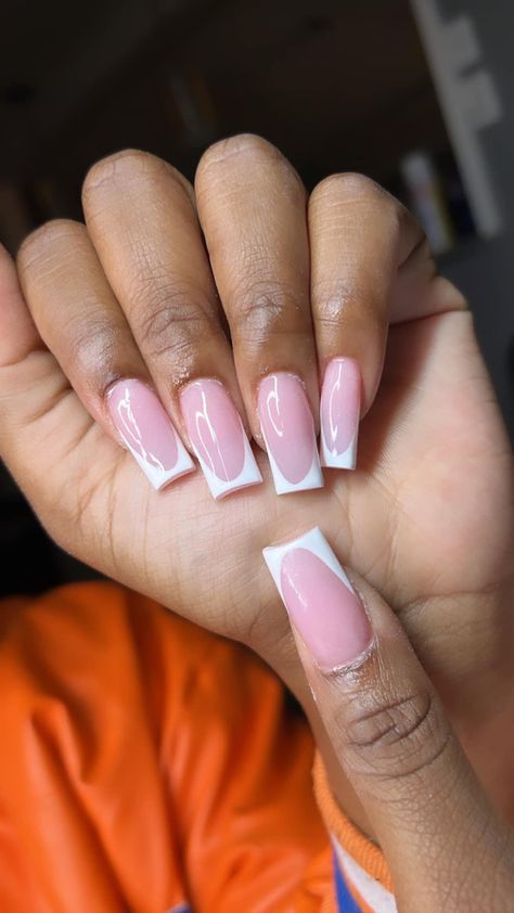 French Tip Acrylic Nails Pink Base, Plan Color Nails, French Tips Light Pink, Pink White French Tip Nails, Light Pink Acrylic Nails, Mail Inspo, Kylie Nails, Wine Hair, Gel Toe Nails