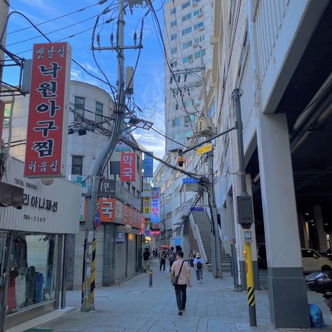 cute street in daegu south korea aesthetically pleasing 대구 Daegu South Korea Aesthetic, Daegu Aesthetic, Mai Core, Daegu City, Aesthetic Walk, Daegu South Korea, Korean Picture, Travel Places, Walking Alone