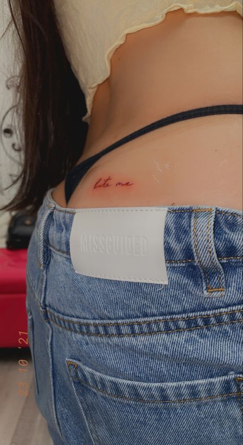 Piercings And Tattoos, Amor Tattoo, Spine Tattoo Ideas, Korean Tattoo Artist, Unique Tattoo Ideas, Waist Tattoos, Hidden Tattoos, Meaningful Tattoo Quotes, Korean Tattoos