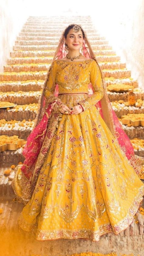 Haldi Dresses For Bride, Haldi Dress For Bride, Mehendi Bride, Mehndi Dress For Bride, Mehandi Dress, Pakistani Mehndi Dress, Mayon Dresses, Haldi Dress, Mehndi Outfit