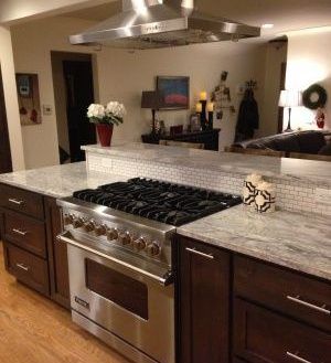 Cooktop under half wall facing living room Half Wall Kitchen, Small Kitchen Countertops, Kitchen Island With Cooktop, Island With Stove, Kitchen Island With Stove, Oven Stove, Galley Kitchen Remodel, Budget Kitchen Remodel, Farmhouse Kitchen Remodel