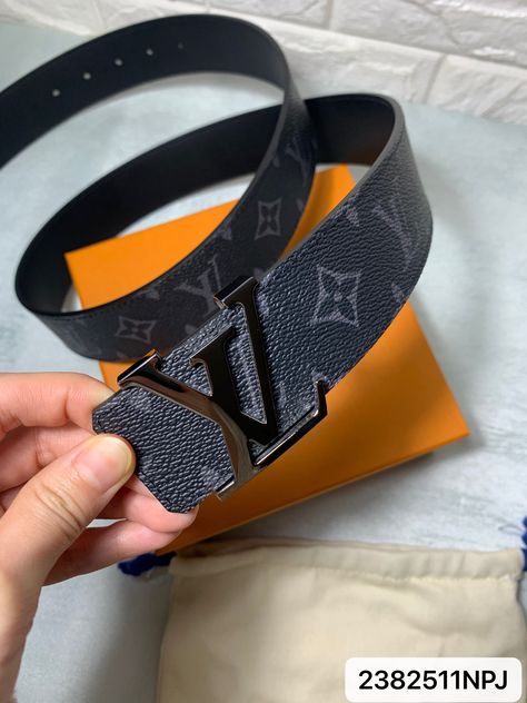 Black Lv Belt, Black Louis Vuitton Belt, Mens Luxury Lifestyle, Black Louis Vuitton, Luxury Belts, Monk Strap Shoes, Street Fashion Men Streetwear, Louis Vuitton Belt, Fame Dr