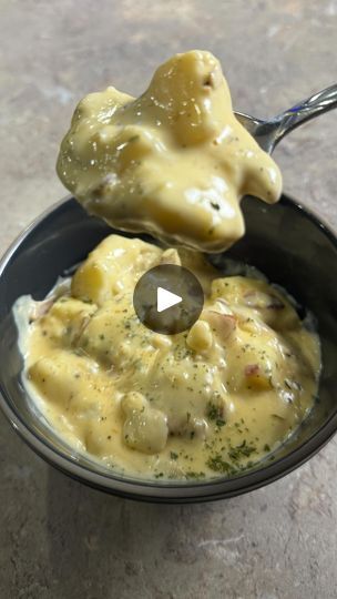 One Potato, Potato Bacon Soup, Cheesy Potato Soup, Facebook Recipes, Budget Family Meals, Easy Peasy Recipes, Video Food, Crockpot Soup Recipes, Hamburger Recipes