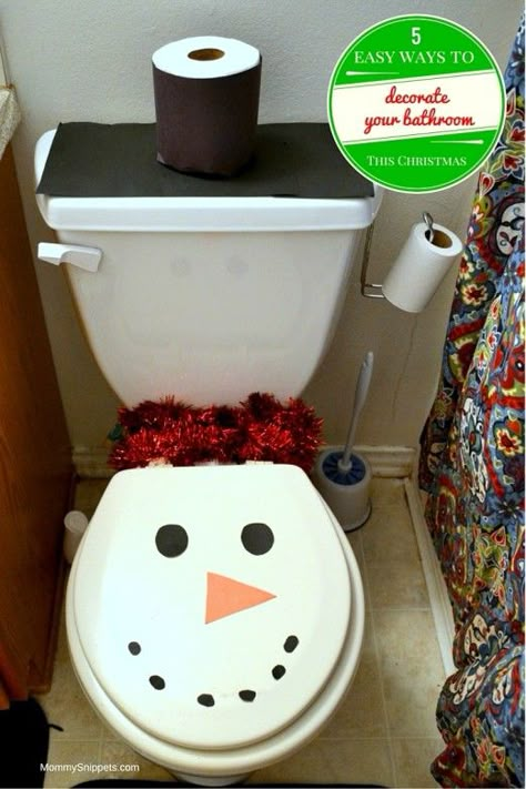 5 easy ways to decorate your bathroom for Christmas - MommySnippets.com #Sponsored #HostingHacks #Cbias @costco Toilet Christmas Decorations, Christmas Ideas For Bathroom, Diy Christmas Bathroom Decor, Remodel Furniture Diy, Bathroom Christmas Decorations, Seashell Wind Chime, Fun Game Ideas, Bathroom Decor Christmas, Kitchen Towels Crafts