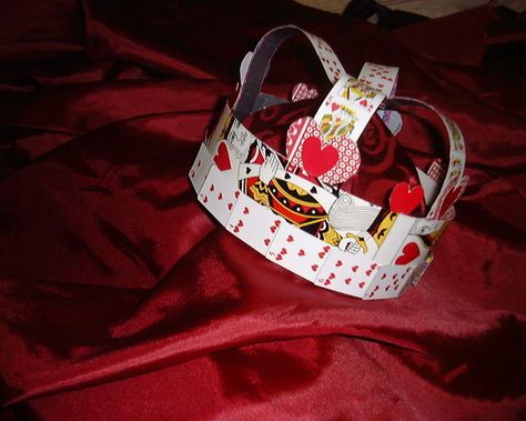 Card Crown Queen Of Hearts, King And Queen Dress Up Ideas, Crown Made From Playing Cards, How To Make A Card Crown, Crown Made Of Cards, Queen Of Hearts Card Crown, How To Make A Crown Out Of Playing Cards, Crown Of Cards, King And Queen Of Hearts Costume