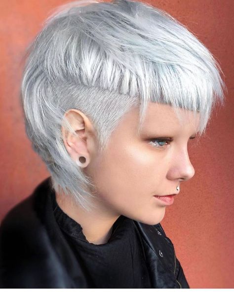 Hair Party / Tools / Media on Instagram: “🔪 Killer cut and #elevatecolor combo from @rebeccataylorhair WHITE HOT 🔥🔥🔥 ⁣. . . . . . . . ⁣⁣⁣⁣⁣#elevatehair #elevatetv #transformation…” Hair Cut Styles For Women, Hair Cut Styles, Types Of Hairstyles, Best Short Hair, Creative Haircuts, Short Hair Cut, Change Hair, Great Haircuts, Cool Short Hairstyles