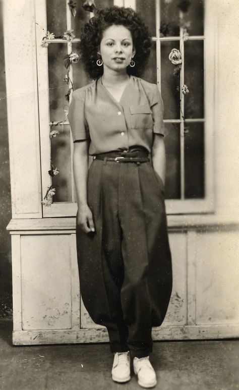 1940s Women, Zoot Suit, 20th Century Fashion, Adored Vintage, Vintage Los Angeles, Long Frocks, Los Angeles Style, Youth Culture, 1940s Fashion