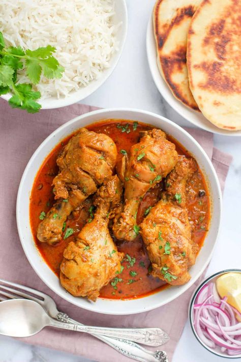 Indian Chicken Masala, Chicken Massaman Curry, Chicken Masala Recipe, Chicken Korma Recipe, Whole Spices, Spiced Chicken, Chicken Korma, Indian Street Food Recipes, Stove Top Recipes