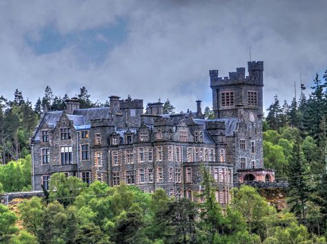 Alle Größen | Carbisdale Castle,Highlands,Scotland | Flickr - Fotosharing! Carbisdale Castle, No Toilet Paper, Old Toilet, Dark Castle, Castle Mansion, Castle Scotland, European Castles, Scotland Castles, Scotland Highlands