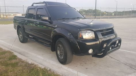 Nissan Frontier Mods, Compact Pickup Trucks, Nissan Np300, Nissan Trucks, Custom Pickup Trucks, New Nissan, Nissan Patrol, Chevrolet Colorado, Nissan Frontier