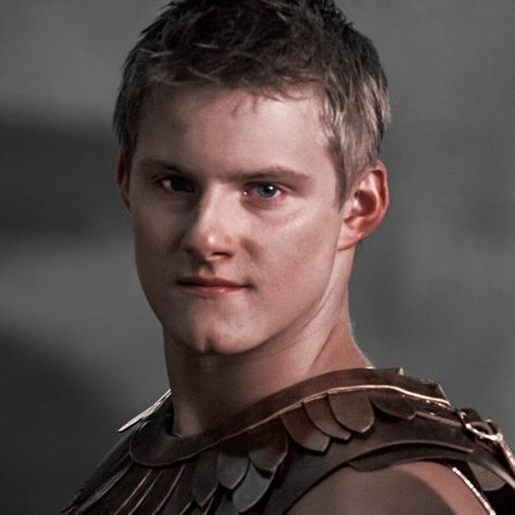 Cato Hadley, Cato Hunger Games, Districts Of Panem, Hunger Games Characters, Alexander Ludwig, Gay Harry Potter, Platonic Relationship, Hunger Games 3, Peeta Mellark