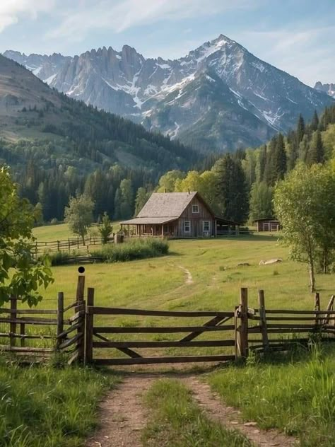 Cottage Backyard, Cottages By The Sea, Log Cabin Rustic, Environment Reference, Cowboy Aesthetic, Nice Homes, Rustic Homes, Farm Lifestyle, Dream Farm