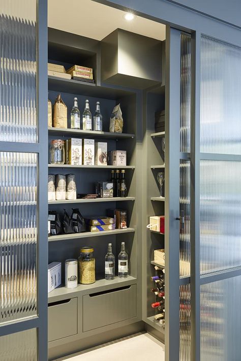 Manhattan - Mowlem & Co Bespoke and Handmade Kitchens Modern Kitchen Pantry Cabinet, Manhattan Kitchen, Small Kitchen Pantry, Pantry Room, Desain Pantry, Fluted Glass, Kitchen Pantry Design, Kitchen Pantry Cabinets, Small Space Kitchen