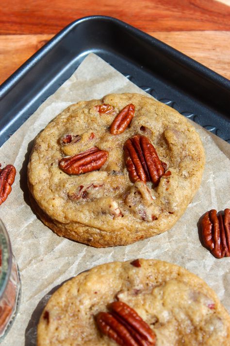 Butter Pecan Cookies Crispy Chocolate Chip Cookies, Chocolate Chip Blondies, Classic Cookies Recipes, Butter Pecan Cookies, Toffee Cookies, Banana Oatmeal Cookies, Pecan Cake, Cookie Spread, Pecan Cookies