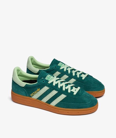 The HANDBALL SPEZIAL WCGREEN/SEGRSP/GUM1 product by  adidas from the  SP2024 campaign, is now available at SVD. Green Adidas Shoes, Women's Handball, Adidas Retro, Handball Spezial, Adidas Sneakers Women, Adidas Samba Og, Adidas Spezial, Baskets Adidas, Shoe Inspo