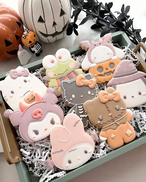 Halloween Cookie Designs, Hello Kitty Cookies, Christmas Cookie Box, Days Until Halloween, Hello Kitty Halloween, Fancy Cookies, Cookie Inspiration, Halloween Monster, Cookie Box