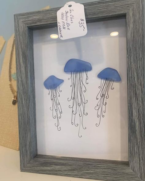 Jellyfish Seaglass Art, Sea Glass Turtle Art, Sea Glass Octopus, Sea Glass Jellyfish, Sea Glass Fish, Sea Glass Framed Art, Seaglass Octopus, Sea Glass Wall Art, Display Seashells Ideas