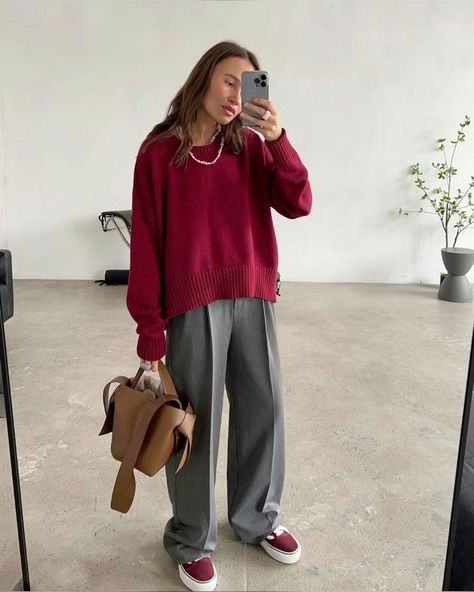 Skandinavian Fashion, Red Sweater, Thanksgiving Outfit, Mode Inspo, Grey Pants, Autumn Outfit, Outfit Inspo Fall, Colourful Outfits, Casual Style Outfits