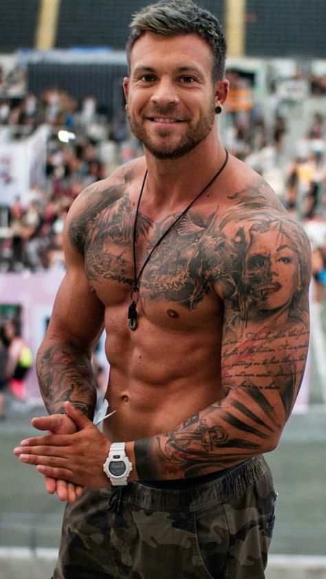 Fabian Nießl Tattoed Guys, Fit Guys, Mens Shoulder Tattoo, Beefy Men, Inked Men, Country Men, Muscular Men, Perfect Man, Muscle Men