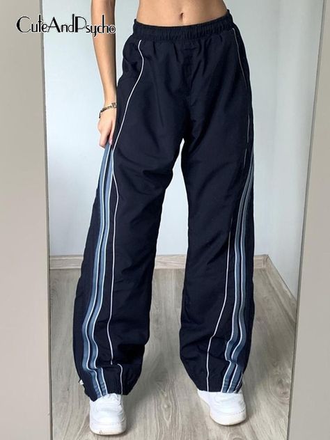 Street Preppy, Cuffs Design, Sweatpants Blue, Y2k Punk, Baggy Sweatpants, Vintage Preppy, Wide Leg Sweatpants, Populaire Outfits, Baggy Pant