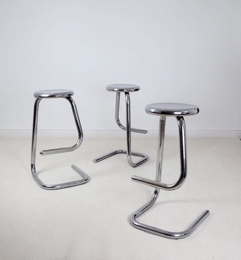 Paperclip Stool, Bar Stools Ideas, Contemporary Apartment Decor, 60s Interior, Chrome Bar Stools, Vintage Chair, Dream Furniture, Stool Design, Minimalism Interior