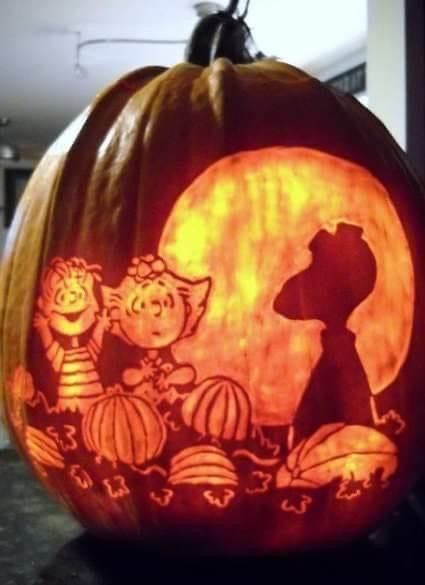 Halloween Charlie Brown, Charlie Brown Pumpkin, Halloween Pumpkin Stencils, Halloween Party Activities, Halloween Pumpkin Carving Stencils, Pumpkin Carving Contest, Creative Pumpkin Carving, Charlie Brown Halloween, Pumpkin Carving Patterns