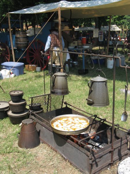 Chuck Wagon Recipes, Cowboy Mexican, Cowboy Cooking, Cowboy Festival, Blacksmith Ideas, Mexican Spanish, Blacksmith Forge, Spanish Recipes, Chuck Wagon