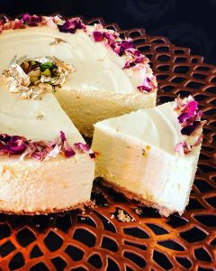 Indian Cheesecake, Cheesecake Homemade, Turkish Recipes Desserts, Pakistani Desserts, Happy Diwali To All, Cheesecake Bars Easy, Easy Indian Dessert, Eggless Desserts, Rose Recipes