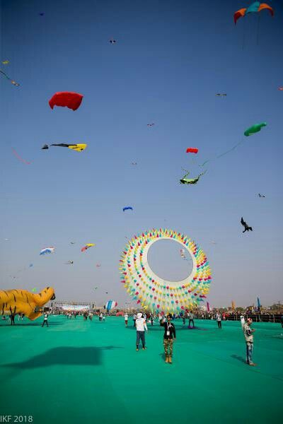 Kite Festival #Gujarat Kite Flyer, Kite Festival, Events Ideas, Folk Festival, Beautiful Sites, Hill Station, Wind Power, Kites, Ancient Architecture