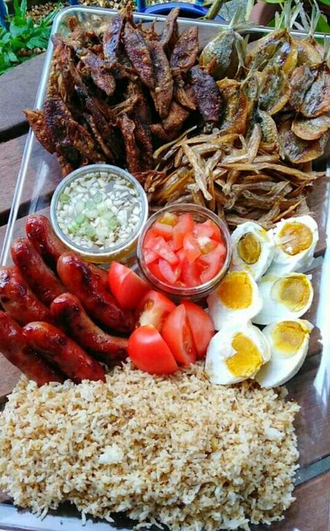 Pinoy Breakfast Buffet, Pinoy Almusal Breakfast, Filipino Brunch Buffet, Filipino Street Food Party Ideas, Breakfast Filipino Food, Filipino Recipes Breakfast, Pinoy Breakfast Platter, Pinoy Breakfast Ideas Filipino Food, Breakfast Ideas Philippines