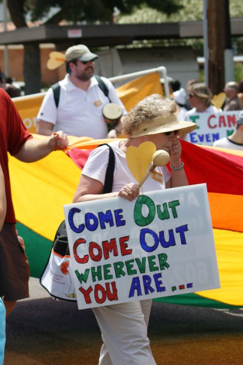 Phoenix, Arizona Gay Pride Parade on April 17, 2010, photo by Fritz Liess on Flickr Pride Parade Posters, Pride Signs Ideas Funny, Pride Parade Signs, Outfits Gender Neutral, Pride Protest, Pride Signs, Unisex Fashion Style, Gender Neutral Outfits, Non Binary Gender