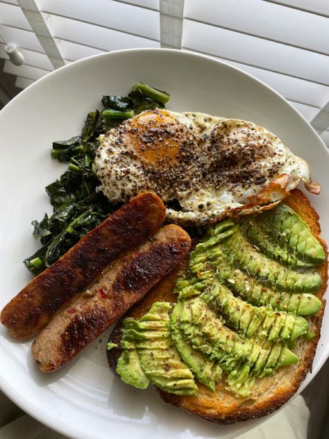 Chicken apple sausage, kale, avocado toast, eggs Chicken Apple Sausage Recipes Breakfast, Breakfast Sausage Ideas, Eggs And Avocado Breakfast, Chicken Apple Sausage Recipes, Avacodo Toast Recipes Breakfast, Toast Chicken, Avocado Egg Toast, Avocado Toast With Egg, Apple Toast