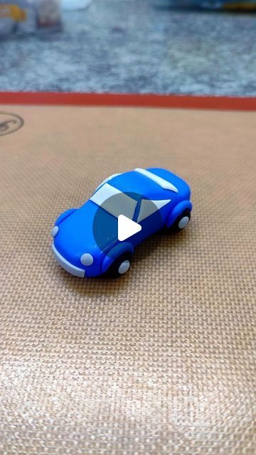 Fondant Cars Topper, Fondant Car Topper, Fondant Car Tutorial, Polymer Clay Car, Car Fondant, Car Cakes For Boys, Clay Car, Cars Cake Design, Fondant Girl