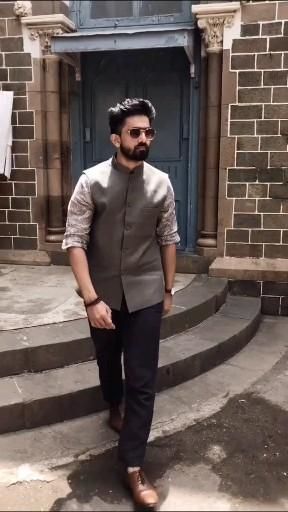 Koti Style Kurti For Men Wedding, Mens Nehru Jacket With Shirt, Outfit For Haldi Function For Men, Nehru Jacket Outfits Men, Mens Indian Wear Classy, Mens Clothing Styles Casual Classy, Nehru Jacket For Men Wedding Style, Traditional Mens Wear Indian, Nehru Jacket For Men Wedding Classy