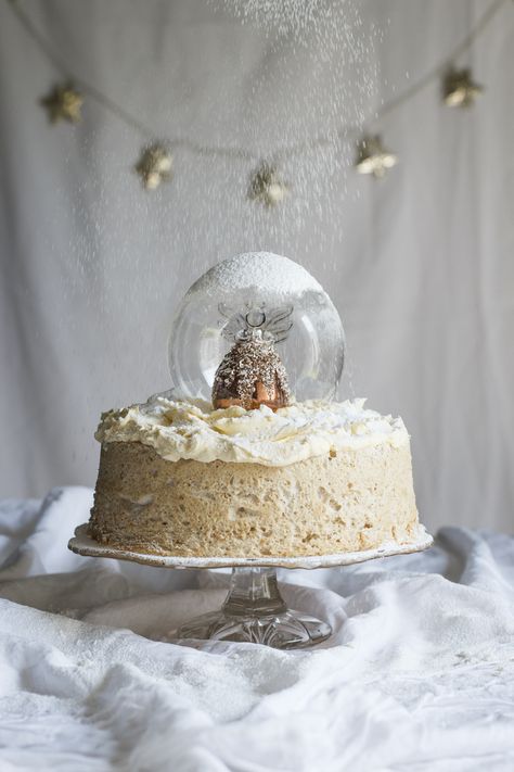 Snow Globe Angel Food Cake with Brandy Butter Frosting Brandy Butter, Globe Cake, Food Recipes Dessert, Fruit Cake Christmas, Caramel Apple Pie, Butter Icing, Thanksgiving Food Desserts, Christmas Fruit, Gingerbread Cake