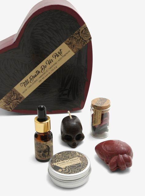 Rub a Dub Dub, This Goth Valentine’s Day Bath Set Should Be in Your Tub Goth Valentines, Bath Confetti, Solid Fragrance, Emprendimiento Ideas, Halloween Gift Bags, Heart Soap, Valentines Day Makeup, Anti Valentines Day, Gothic Gifts