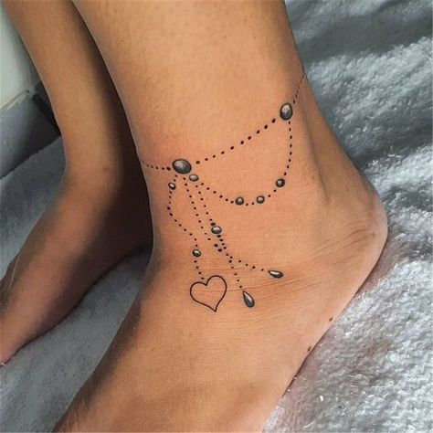 30 Beautiful Tattoos With Specific Positions - Cute Hostess For Modern Women Ankle Tattoos For Women Anklet, Herz Tattoo Klein, Anklet Tattoos For Women, Cute Foot Tattoos, Wrist Bracelet Tattoo, Tiny Wrist Tattoos, Ankle Bracelet Tattoo, Ankle Tattoos For Women, Flower Wrist Tattoos