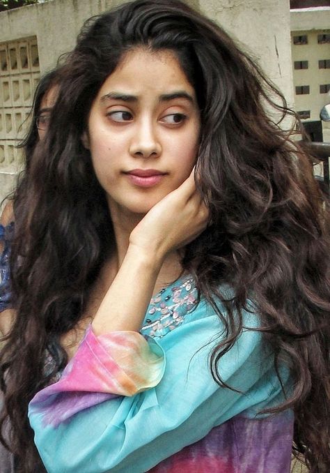 Jahanvi Kapoor, Janvi Kapoor, Jahnvi Kapoor, Jhanvi Kapoor, Skin Goals, Neha Sharma, Clear Glowing Skin, Unknown Facts, Janhvi Kapoor