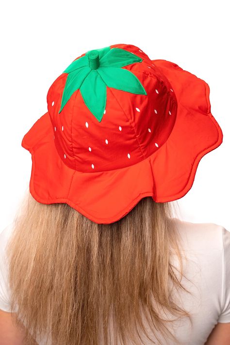 Strawberry Shortcake Hat, Womens Halloween Costumes, Strawberry Costume, Strawberry Hat, Fruit Costumes, Kids Fruit, Fruits For Kids, Strawberry Decorations, Snapchat Picture