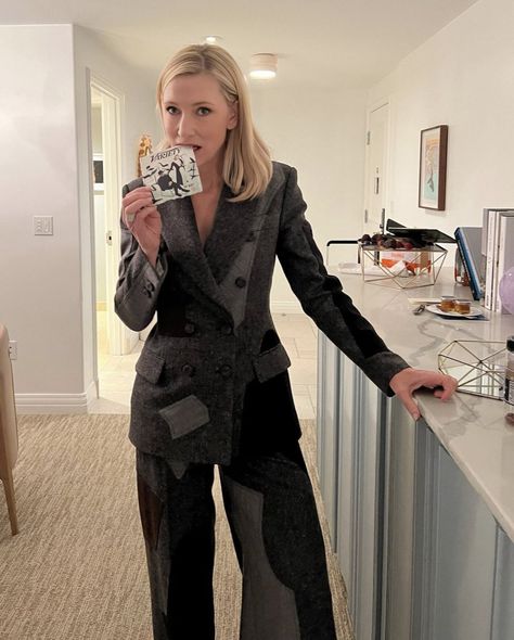 Grid Girl, Catherine Élise Blanchett, Middle Aged Women, Cate Blanchett, Charlize Theron, Grey Pants, I Love Girls, Pretty Woman, Moschino