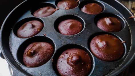 Hide and Seek Lava Cake Nutella Lava Cake, Choco Lava, Nutella Cake, Lava Cake, Lava Cakes, Hide And Seek, Muffin Pan, Do Everything, 3 Ingredients