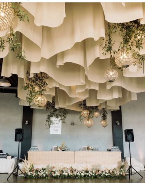 Ceiling Feature Restaurant, Ceiling Wedding Lights, Ceiling Ribbon Decoration, White Fabric Ceiling, Ceiling Design For Wedding Reception, Hanging Ceiling Decor Wedding, Diy Fabric Ceiling, Curtain Ceiling Design, Ceiling Decoration Wedding