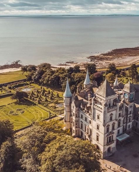 This magnificent castle is the most northerly of the Scotland’s great houses and the largest in the Northern Highlands with a spectacular… Dunrobin Castle, Scotland Aesthetic, Best Of Scotland, Colin Bridgerton, Castle Scotland, European Castles, Scotland Highlands, England And Scotland, Beautiful Castles