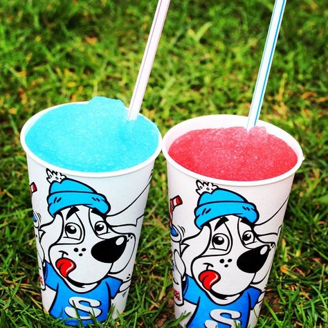 Iceland is now selling Slush Puppie ice cream and it looks delicious - Proper Manchester Cocktail Machine, Slushie Machine, Slush Puppy, Oreo Flavors, Homemade Cocktails, Frozen Margaritas, Strawberry Daiquiri, Drinking Buddies, Cocktail Mix