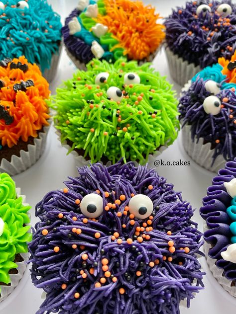 Cupcake Monster, Monster Dessert Ideas, Easy Cupcake Decorating Ideas, Diy Monster Cupcakes, Love Monster Cupcakes, Monster Cupcakes Halloween, Easy Cupcakes Decoration, Monster Cupcakes, Easy Cupcakes