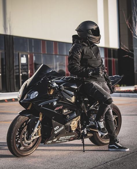 Motorcyclist Aesthetic, Motorbike Outfit, Men On Motorcycles, Motorcyclist Outfit, Motorbike Photoshoot, Bikers Aesthetic, Moter Cycle Men, Motorcycle Man Aesthetic, Guys On Bikes Motorcycles