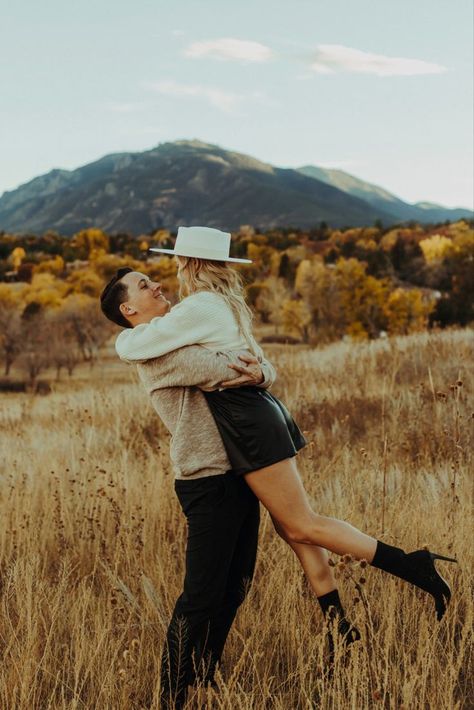 Red Rocks Photoshoot Colorado, Engagement Photos Colorado, Colorado Photoshoot, Colorado Engagement Pictures, Rock Photoshoot, Fall In Colorado, Mountain Engagement Shoot, Desert Photos, Mountain Photoshoot