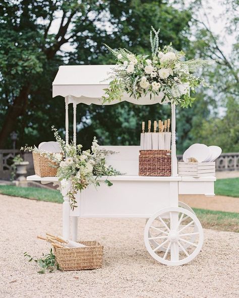 Wedding Inspiration Ideas (@weddingsparrow) • Instagram photos and videos Drink Cart Wedding, Welcome Table Wedding, Wedding Cart, Drink Cart, Welcome Table, European Wedding, Table Wedding, Inspiration Ideas, Bar Decor