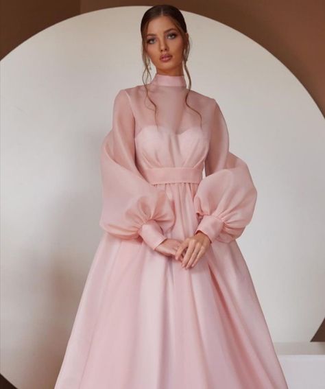 Plane Organza Dress, Posh Dresses, Robes Glamour, Soiree Dresses, Soiree Dress, Stylish Short Dresses, Fancy Wedding Dresses, Gown Pattern, Modest Dresses Casual